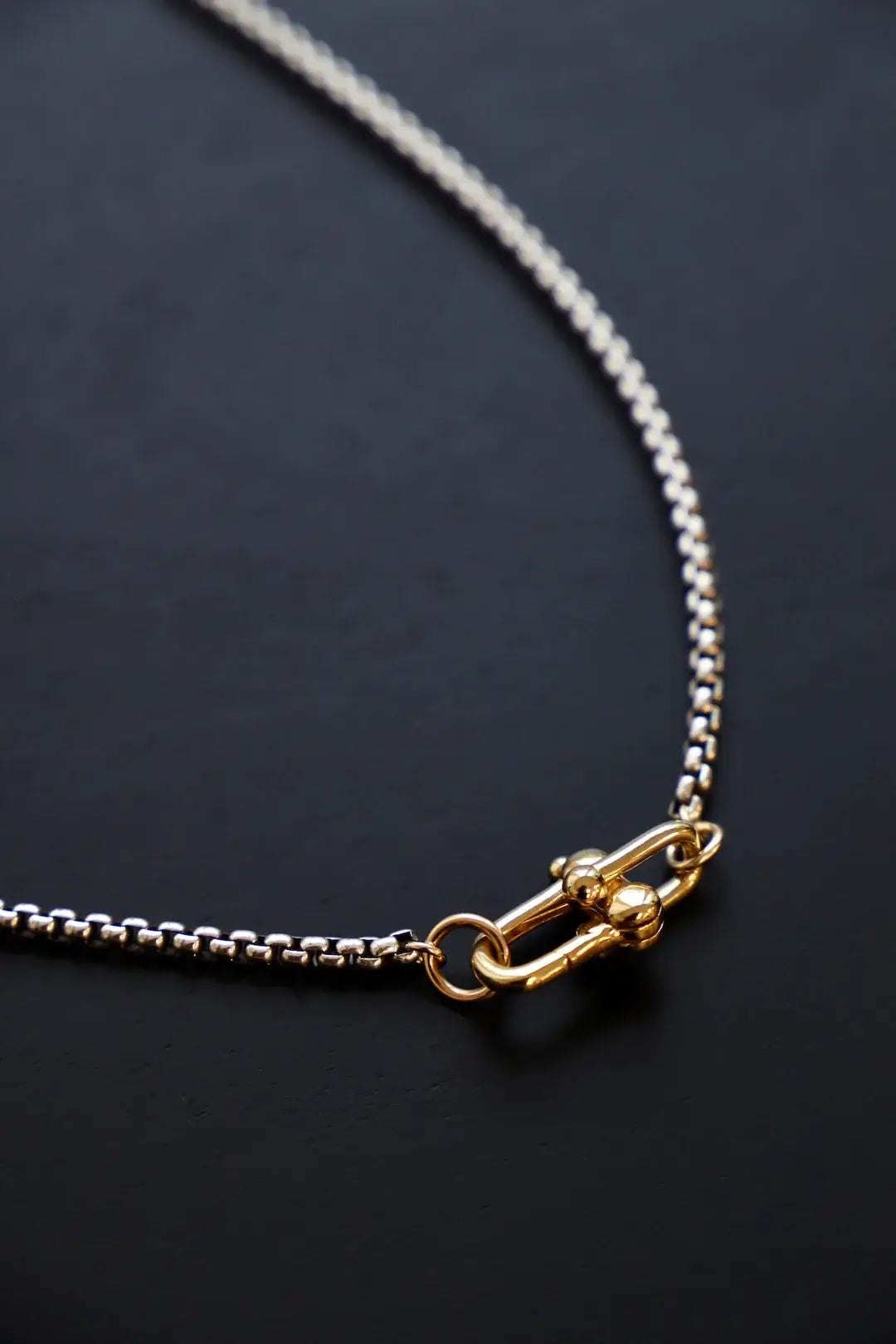 NOVA ROUND BOX CHAIN