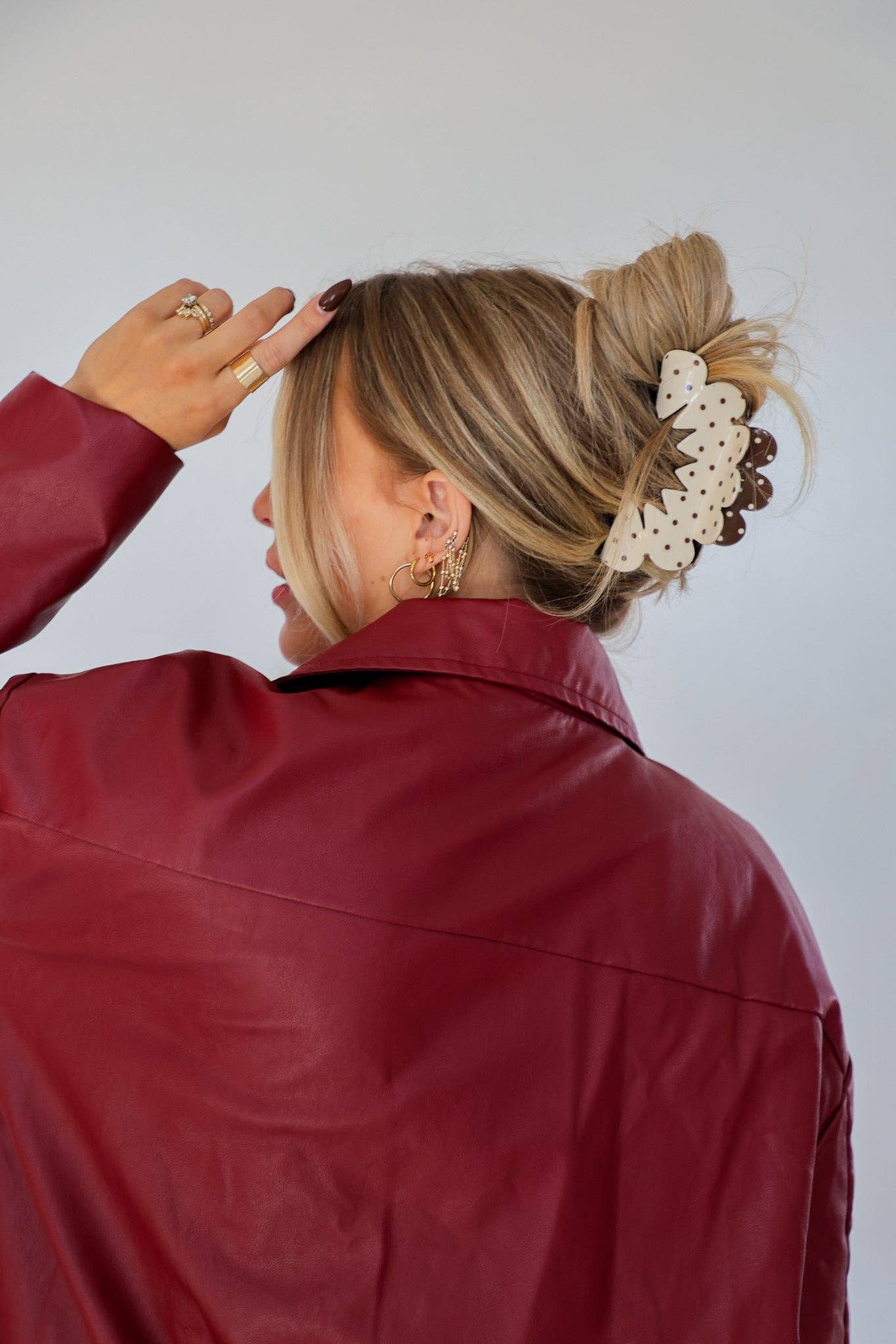 BROWN & CREAM PETAL ARCH CLAW