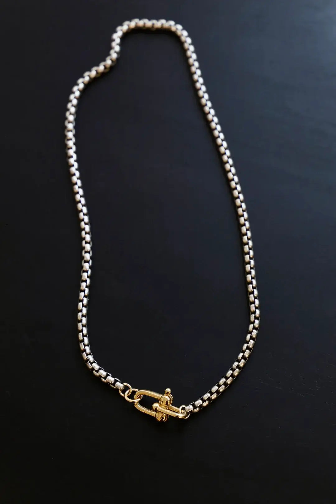 NOVA ROUND BOX CHAIN