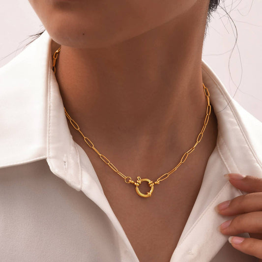 18K  CIRCLE NECKLACE